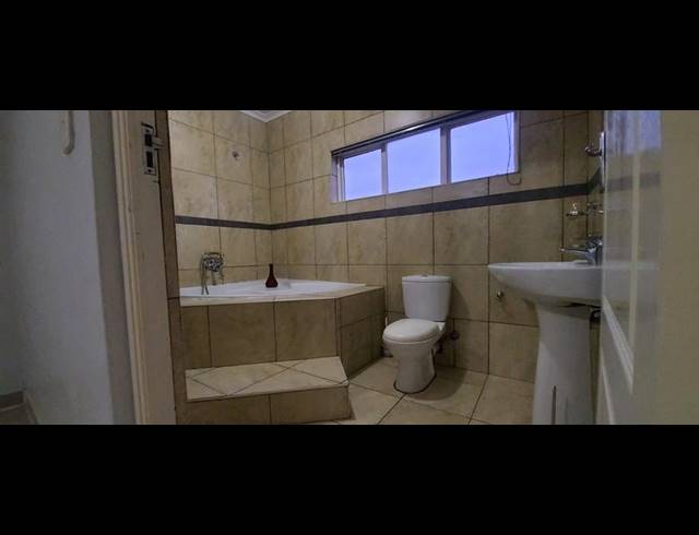 7 BEDROOM HOUSE FOR SALE IN NORTHPINE